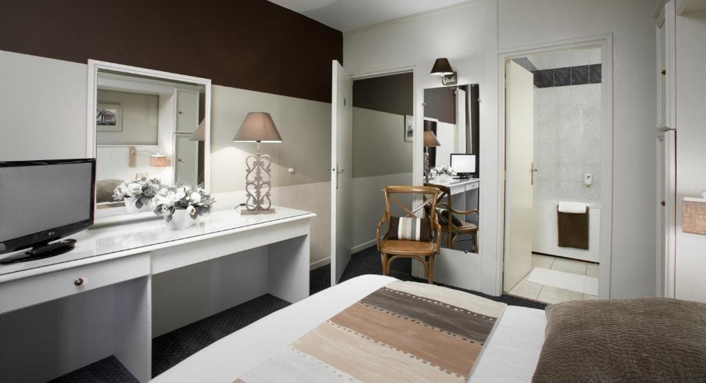 Logis Hotel & Restaurant - Lensotel 객실 사진