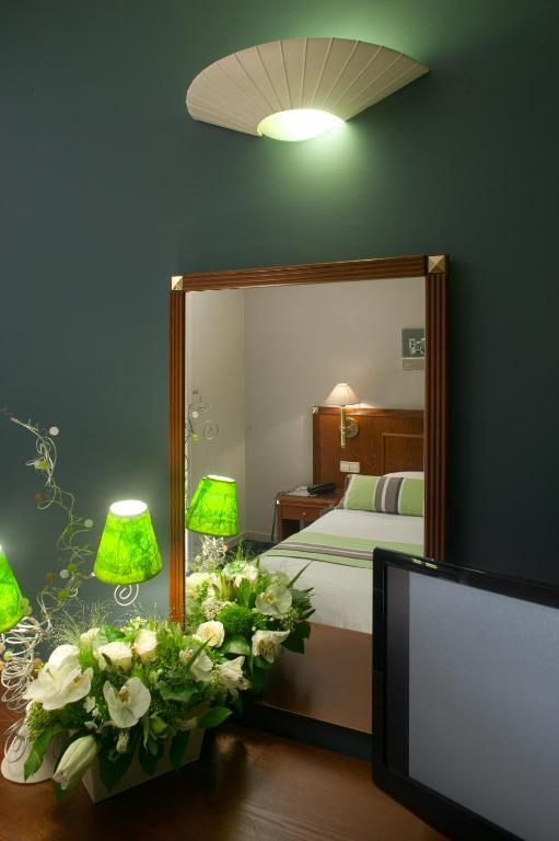 Logis Hotel & Restaurant - Lensotel 객실 사진