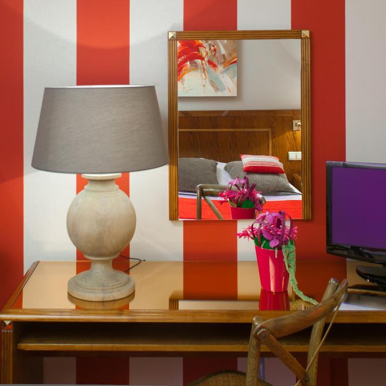 Logis Hotel & Restaurant - Lensotel 객실 사진